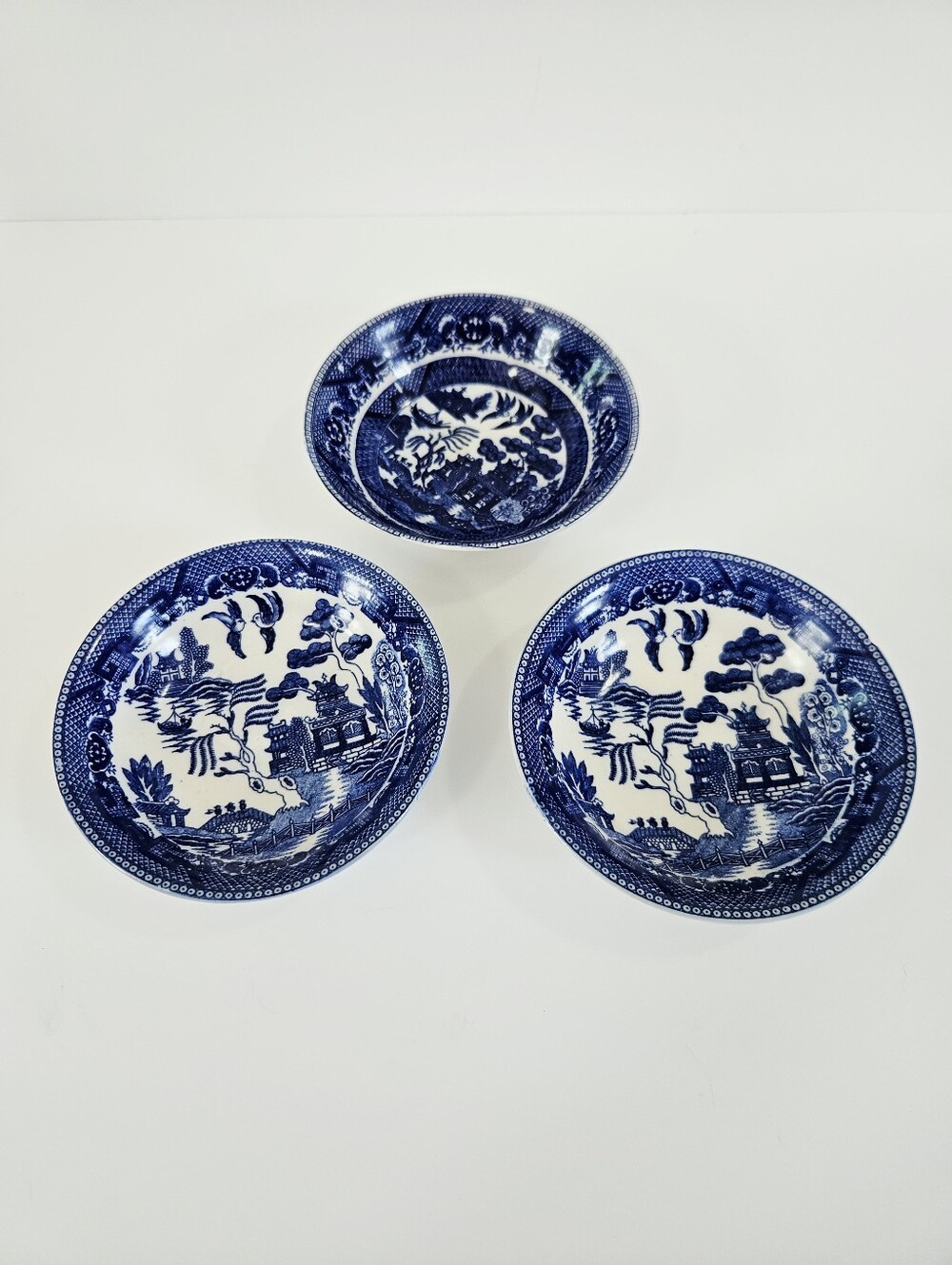 Vintage "Blue Willow" Pattern Set of Three Chinoiserie Fruit Berry Desert Bowls